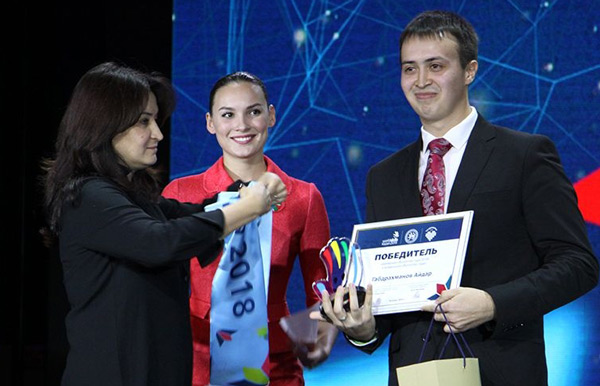 волонтер-года