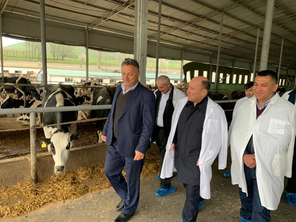 Ахметов в Таджикистане