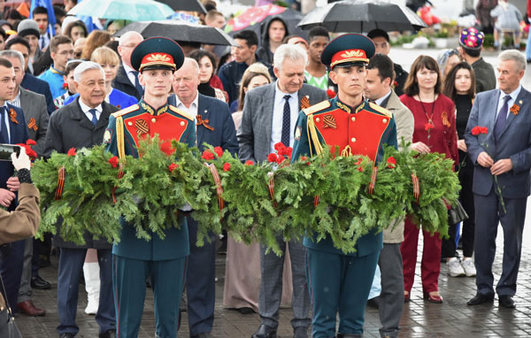 возложение-цветов