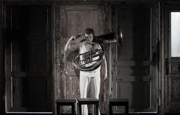 спектакль-самоубийца