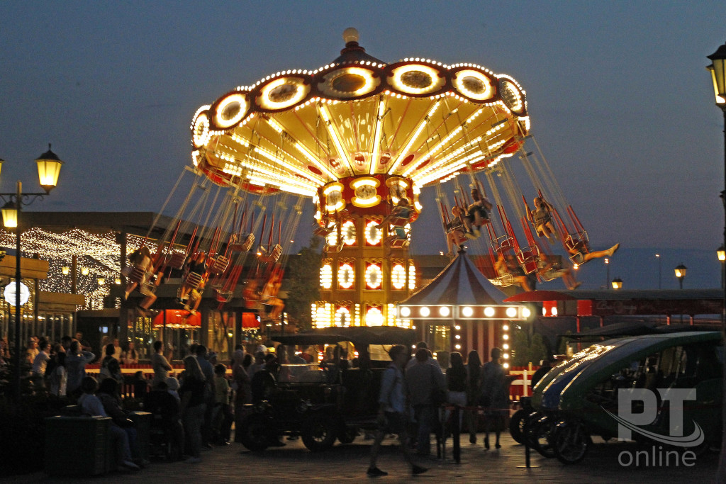 Казань_Кремлевская набережныя_карусель_A8G0661