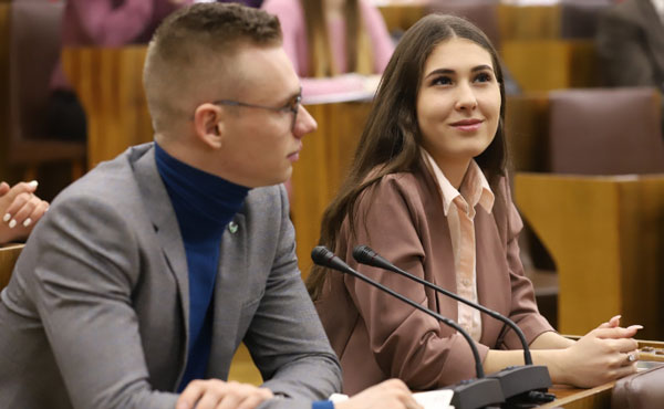 молодежный-парламент