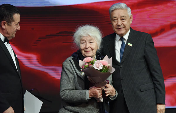 Фарид-Мухаметшин-поздравил-писателей-республики