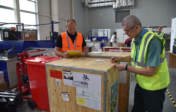 таможенники