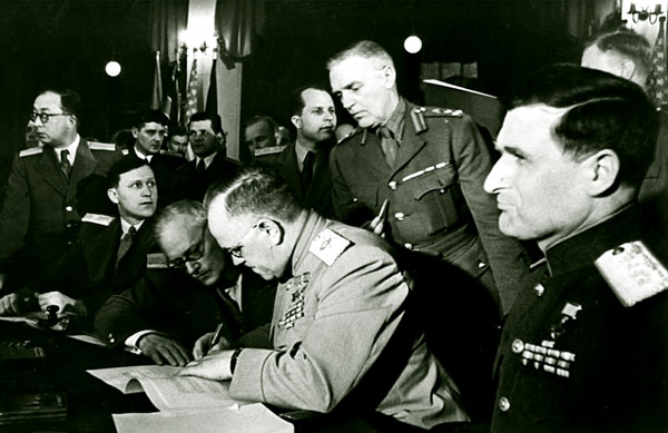 КАПИТУЛЯЦИЯ