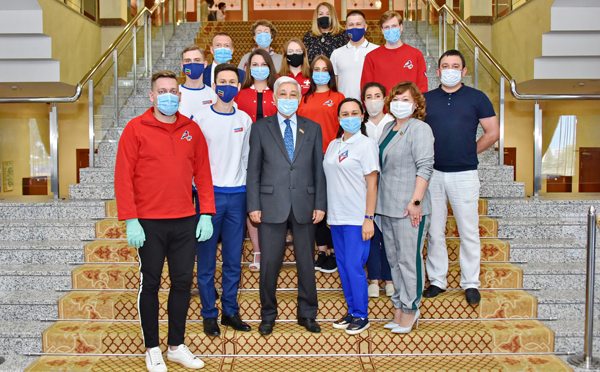 мухаметшин-с-волонтерами