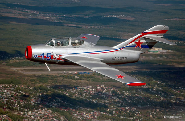 МиГ-15-пилотирует-Ильдус-Кирамов.