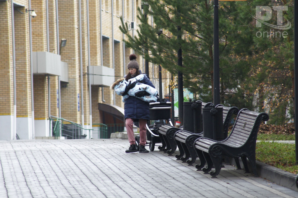 Молодая мама_парк_A8G3166