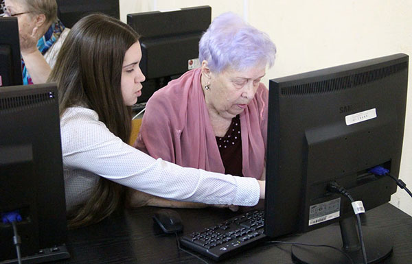 неделя-оказания-помощи-пожилым-людям-в-освоении-электронных-сервисов