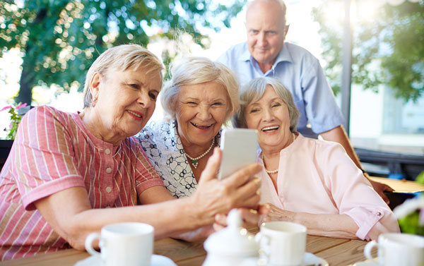 пожилые-люди