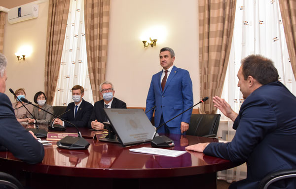 министр-образования