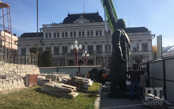 памятник-ленину