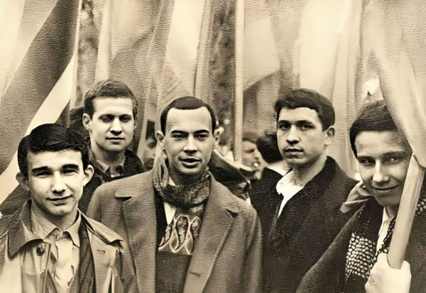 учатсники-выставки