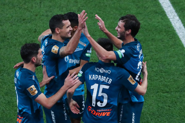 uefa-vyplatit-rossijskim