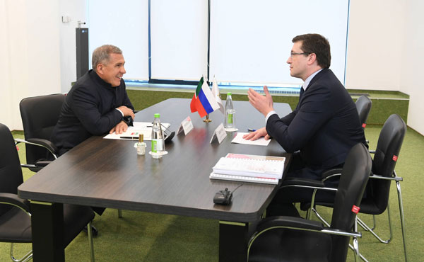 Встреча--Рустама-Минниханова-с-Губернатором-Нижегородской-области-Глебом-Никитиным