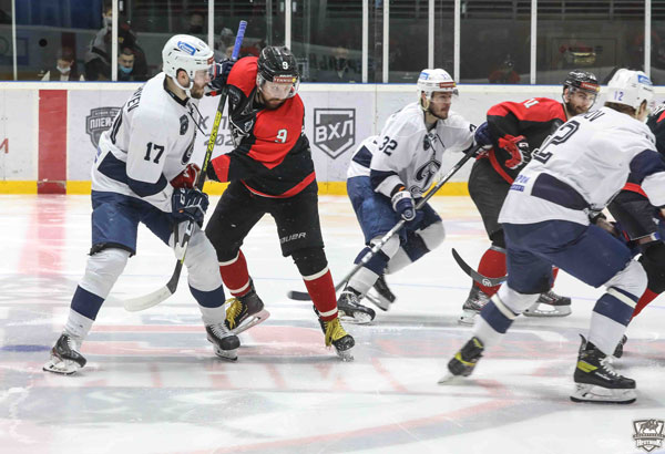 нефтяник---динамо