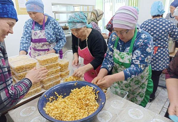 Мощное оружие в руках военнослужащих