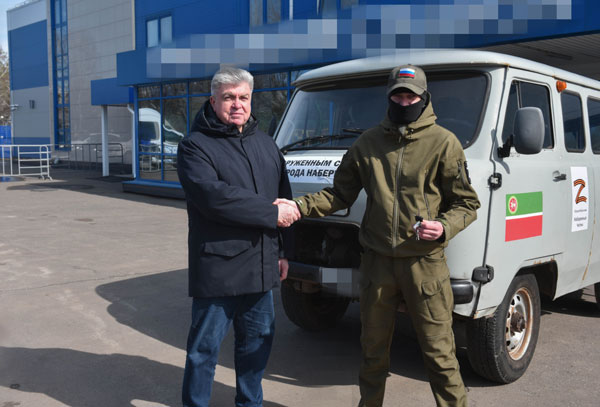 Мощное оружие в руках военнослужащих