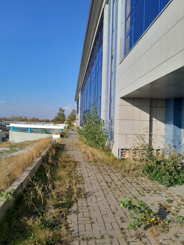 Морские ворота Казани заросли крапивой