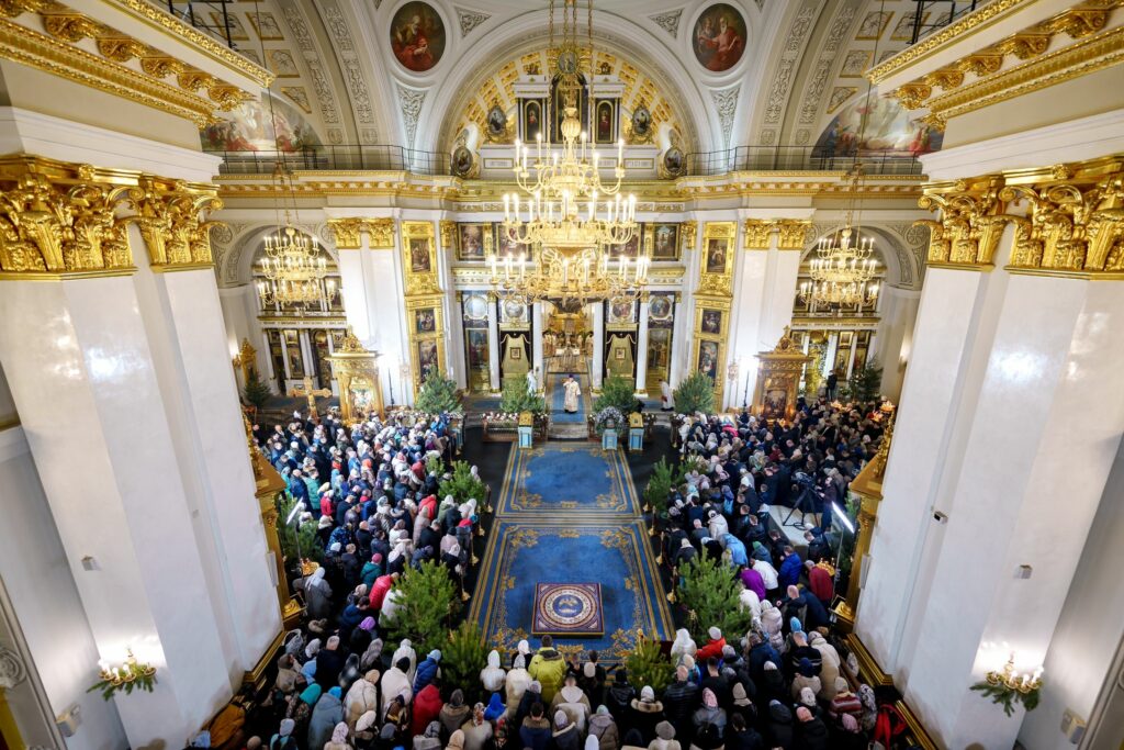 Митрополит Кирилл о Рождестве: Чтобы Божественное тепло согрело ожесточенные души