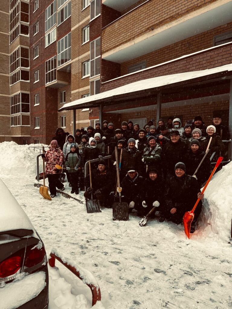 У тебя есть двор, а кругом снег: жители Татарстана воюют с последствиями супербурана 