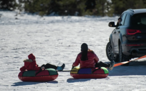 катание на ватрушках по дорогам запрещено