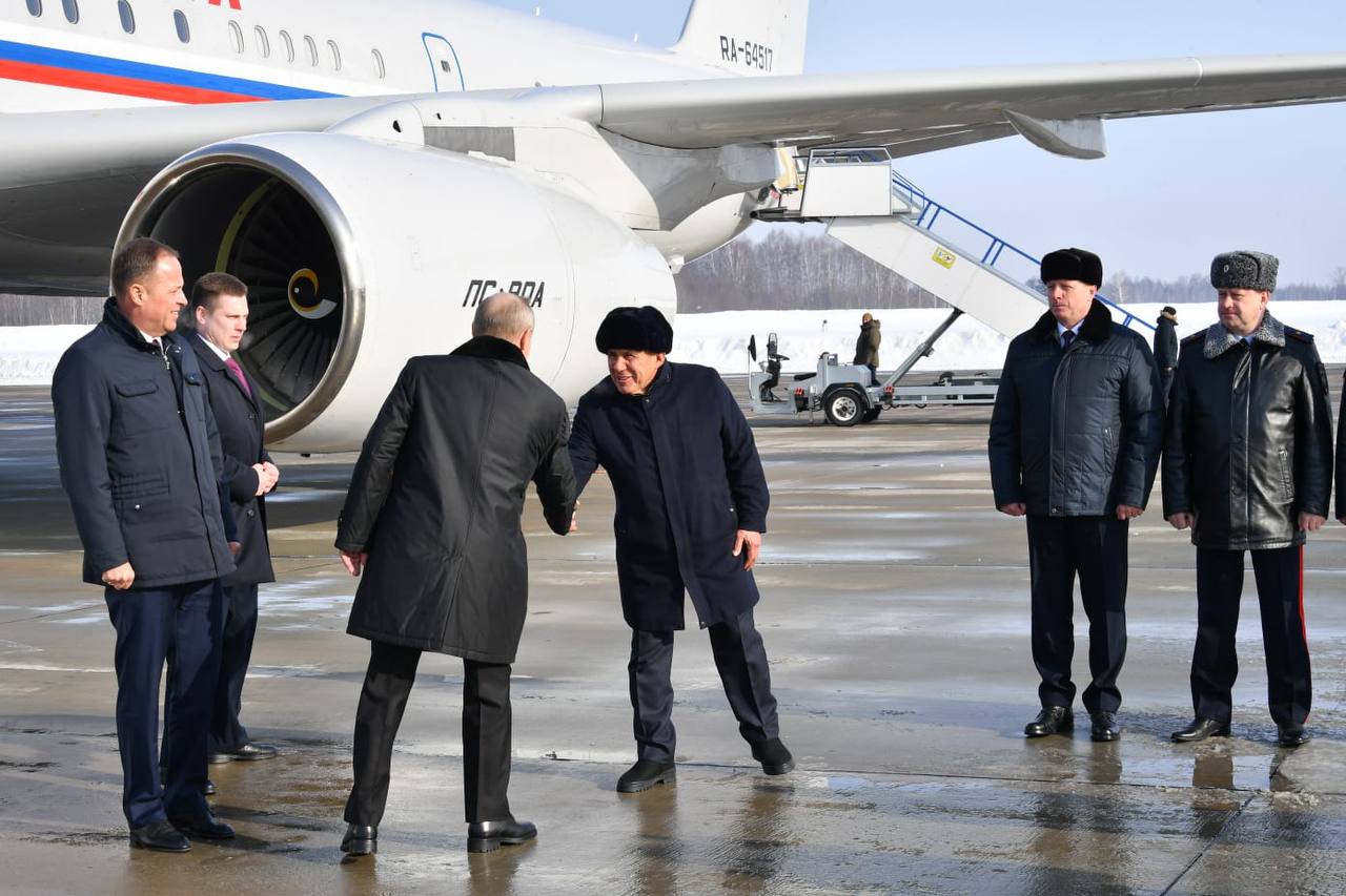 Путин прилетел в Казань 