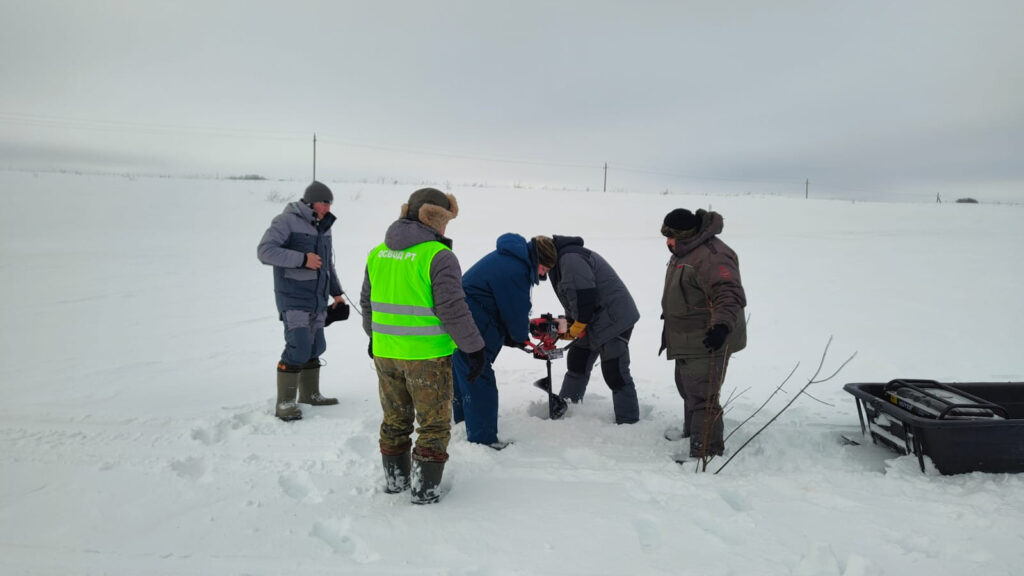Бьется рыба об лед: в Татарстане обитатели водоемов страдают от кислородного голодания