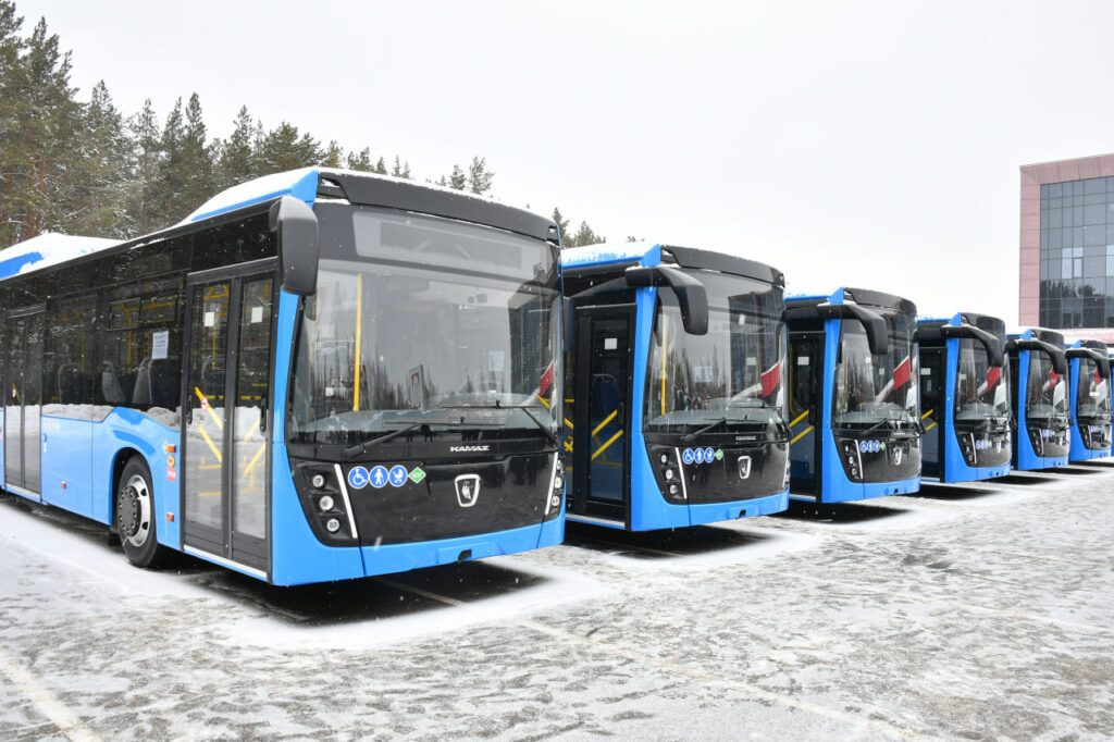 «Это ненормально»: Челны получили выговор за городской транспорт и школьников-надомников