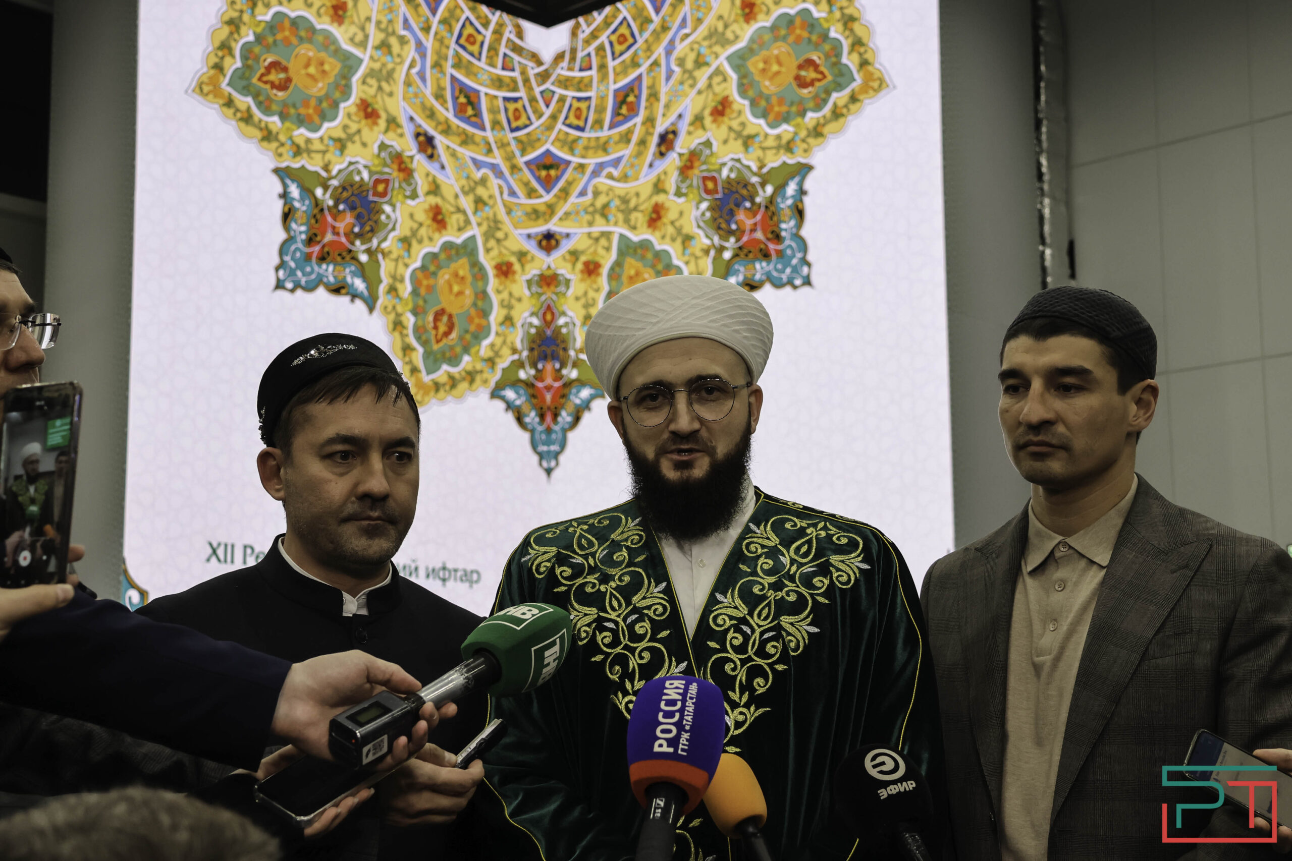 Республиканский Ифтар в Казани собрал 12 тысяч человек