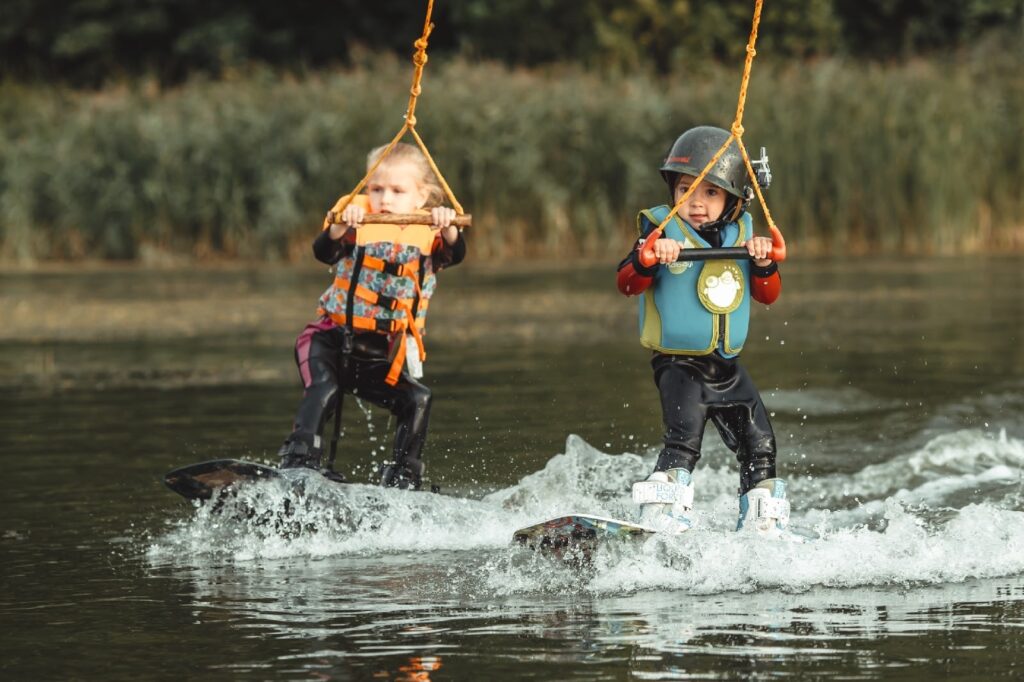 На сноуборде с Эльбруса в пять лет: экстремалка из Татарстана удивляет мир
