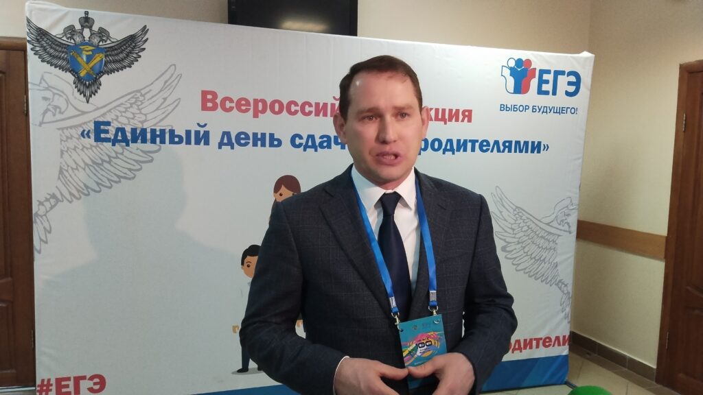 «Чтобы не говорили, что министр ничего не знает»: в Татарстане прошел ЕГЭ для взрослых