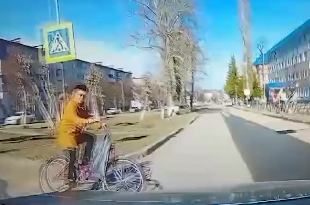 В Лениногорске пенсионерка на велосипеде скончалась под колесами авто