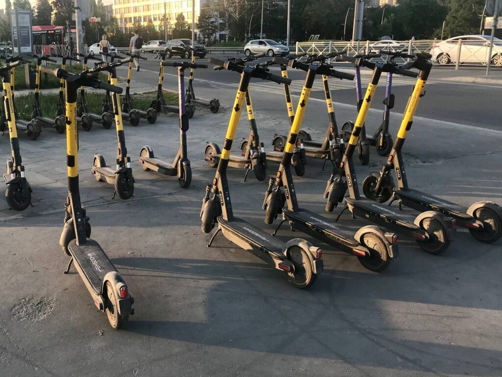В Казани открыли сезон самокатов с первыми пострадавшими