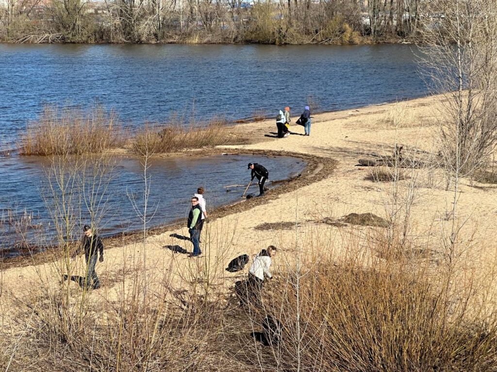 Казанский «Локомотив» очистили от мусора во время плоггинга