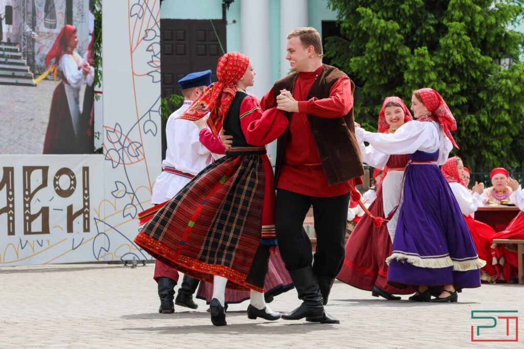Лапта, частушки и парк древнерусского периода: в Татарстане отпраздновали Каравон