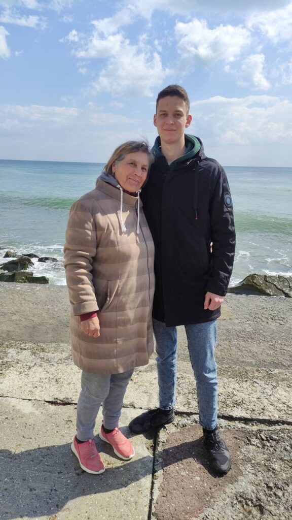 Пенсионеры из Татарстана, чтобы помочь дочери и внуку с онкологией, вложились в пирамиду и потеряли все