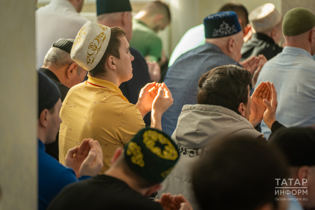 С молитвами и пловом, но без песен и плясок: как в Татарстане отпразднуют Курбан-байрам