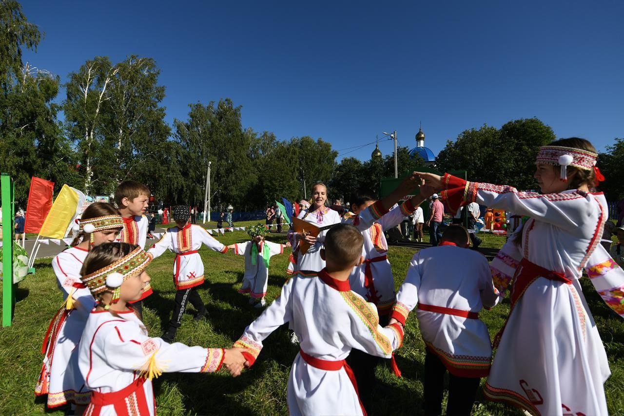 Минниханов поздравил татарстанцев с мордовским праздником «Валда Шинясь»