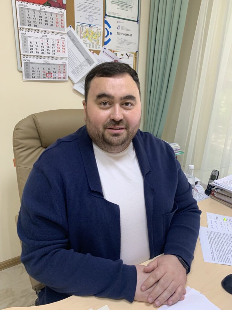 «Не сдашь экзамен – домой не приходи»: психологи в Татарстане спасают детей от родителей