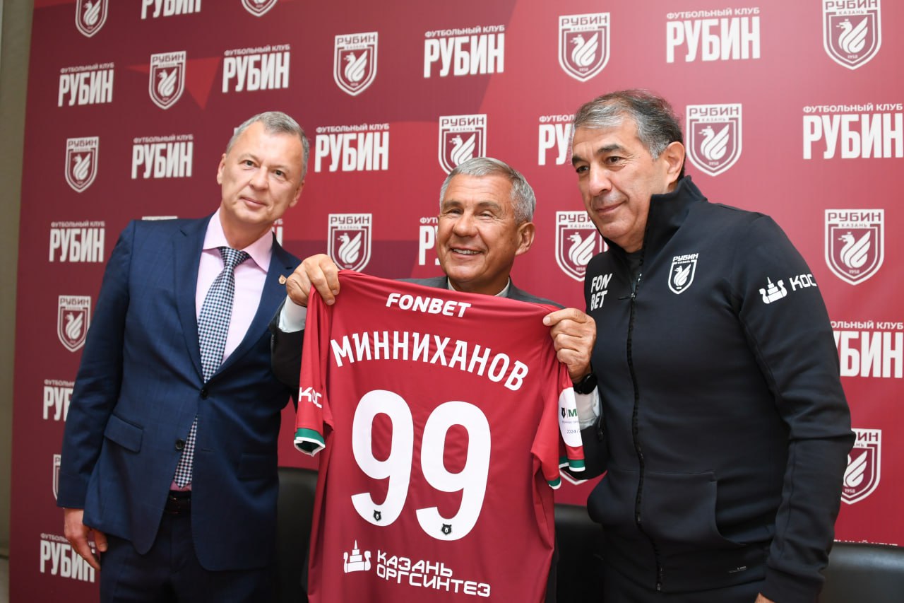 Минниханов встретился с игровым и тренерским составом клуба «Рубин»