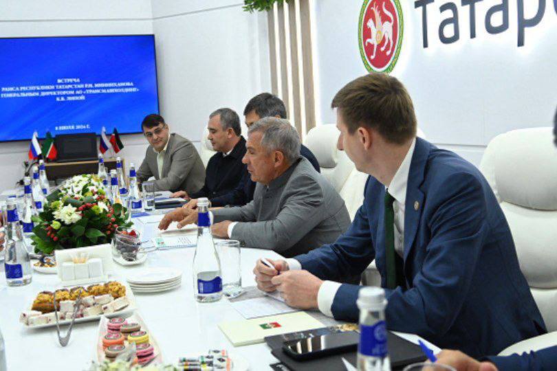 Минниханов встретился с гендиректором «Трансмашхолдинг»