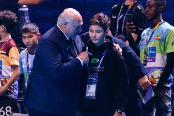 Повелитель беспилотников 14-летний Булат Нургалиев готовит агродроны для Александра Лукашенко