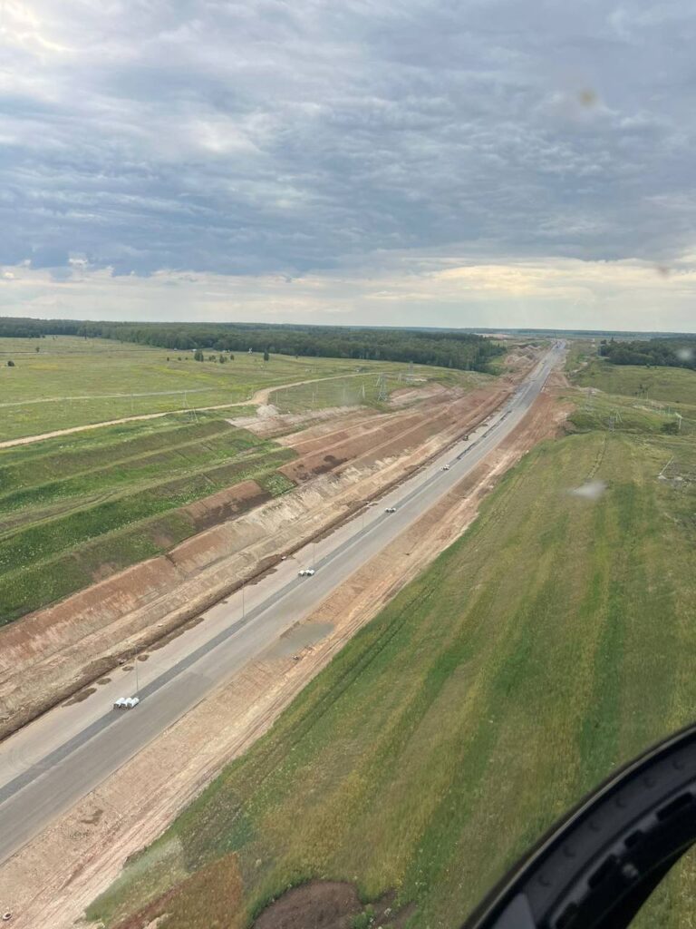 Хуснуллин в Татарстане облетел на вертолете строящуюся трассу Шали — Бавлы