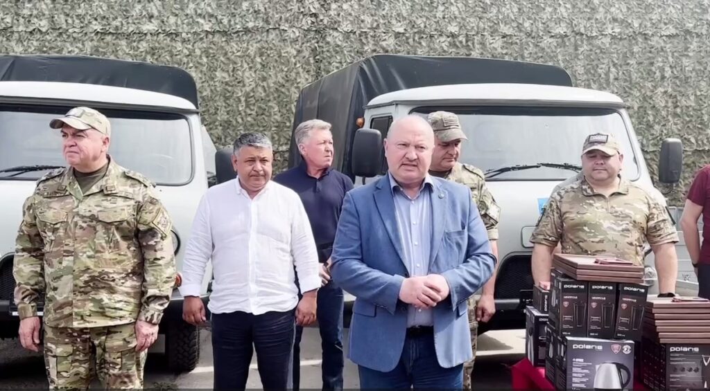 Делегация Татарстана доставила в зону СВО очередную гумпомощь на пяти грузовиках