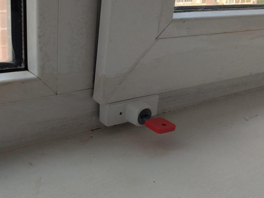 Человек-паук отменяется: дети в Татарстане все чаще выпадают из окон