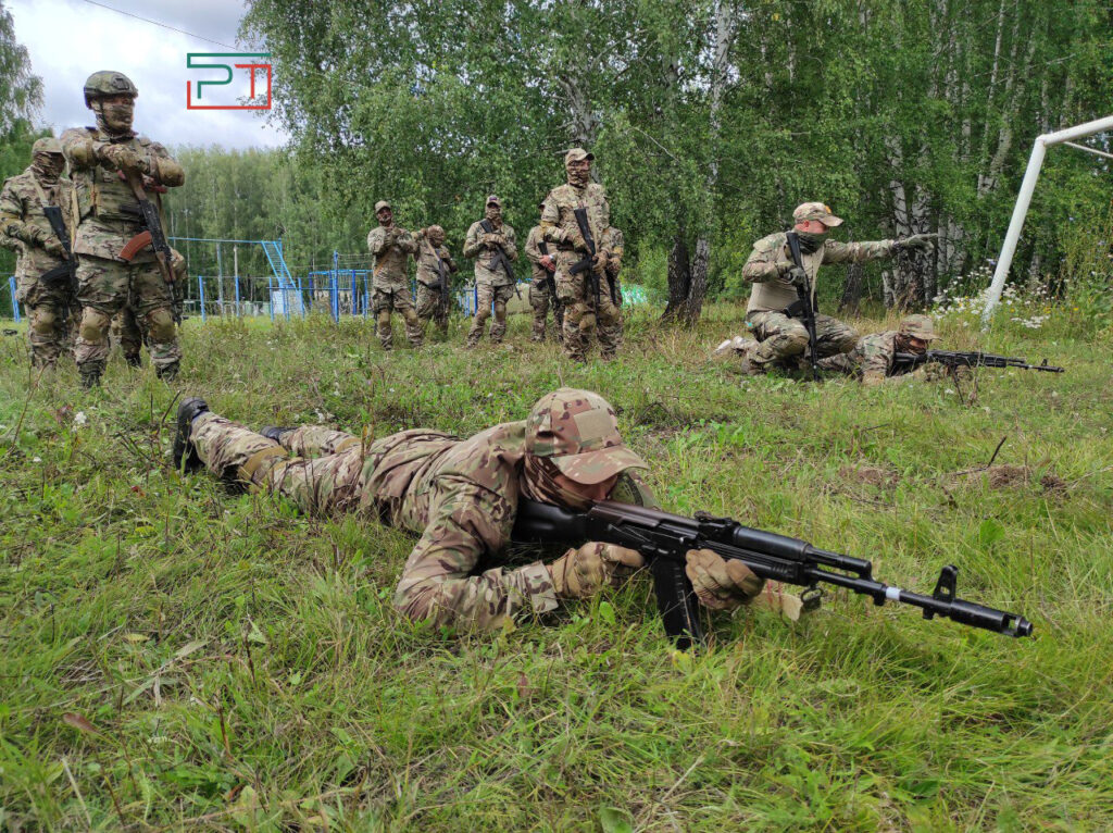 Мины, дроны, блиндажи: контрактники под Казанью проходят курс молодого бойца