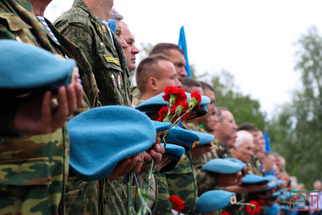 «За ВДВ»: как в Казани отметили День десантника