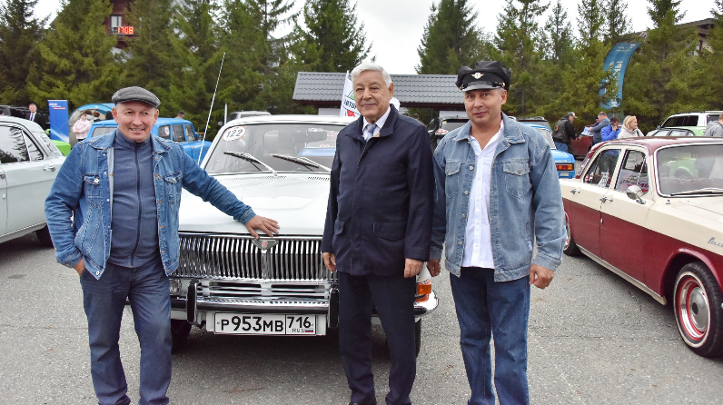 Мухаметшин открыл фестиваль исторической автомототехники под Казанью