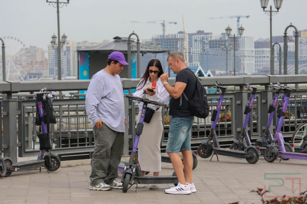 Чужие среди своих: самокатчики в Казани достали пешеходов и автомобилистов